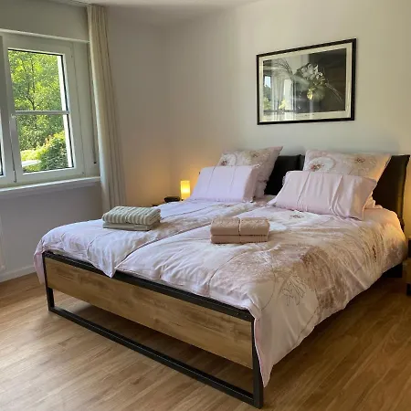 Blick Ins Gruene Apartment *